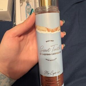 Sweet Tooth Body Mist by Sabrina Carpenter - Blue and Gold